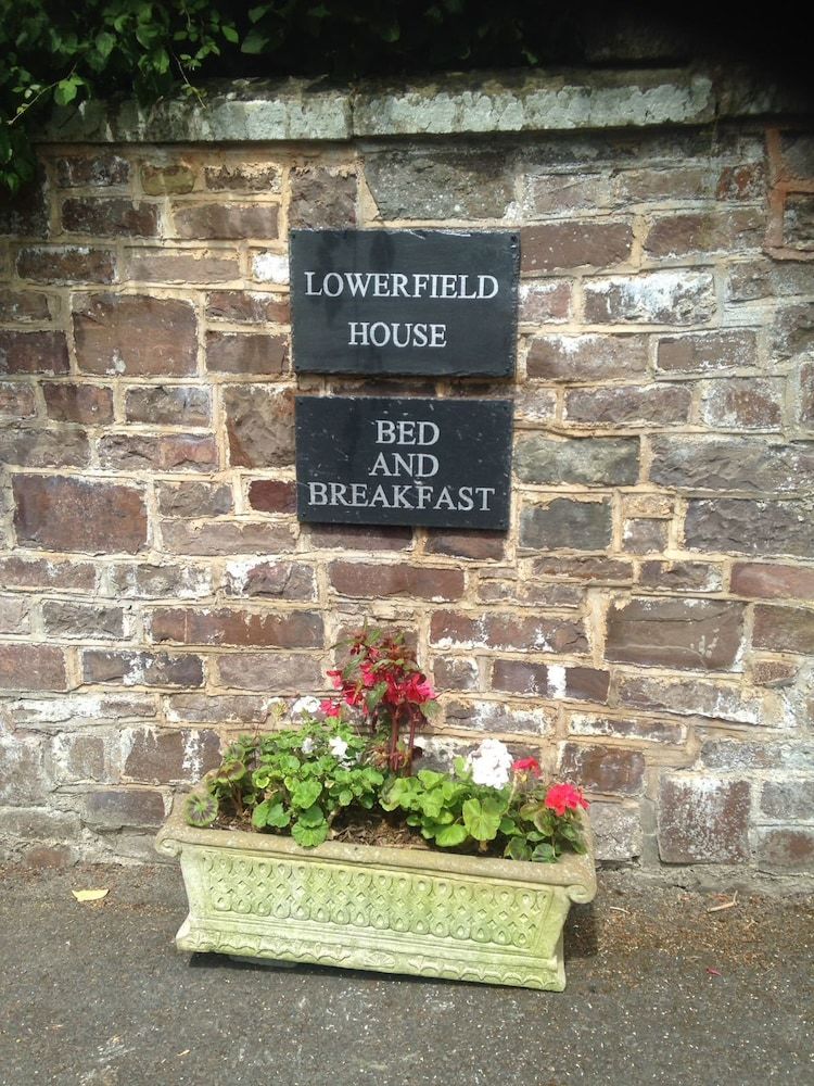 Bed & Breakfast Lowerfield House