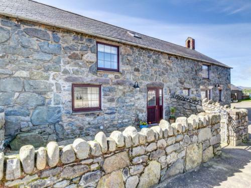 Holiday Home Llofft Y Rhyd