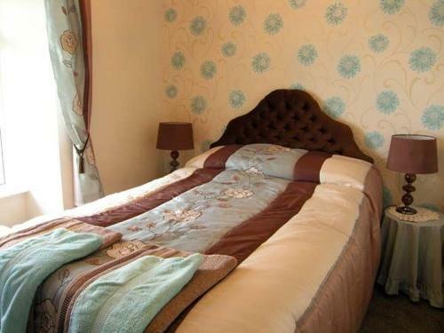Ymwlch Bach Farmhouse