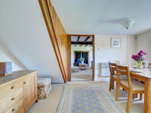 Comfortable Cottage In Kingsheanton With Private Garden