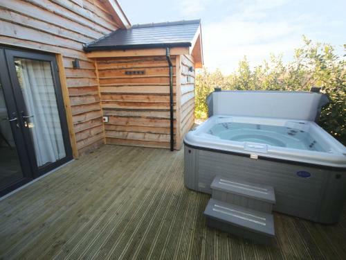 Lily-pad Lodge