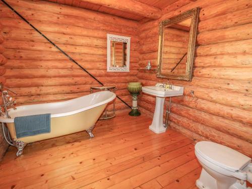 Woodpecker Lodge, Lincoln