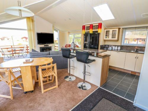 12 Bullrush, Lincoln