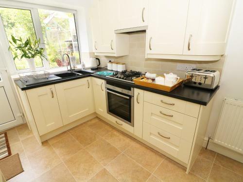 1 Corner Cottages, Grange-over-sands