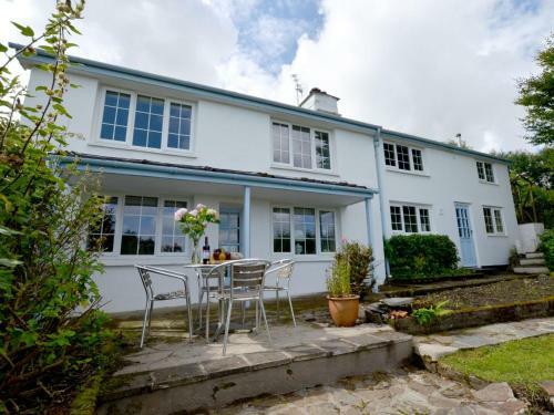 Spacious Holiday Home In Ilkerton With Garden