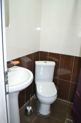 Riverside Hostel Borjomi