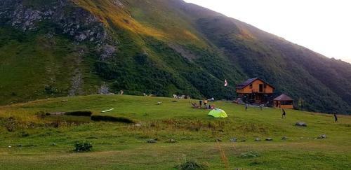 Hostal Fifth Season