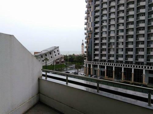 Orbi Sea Tower Lux Apartment