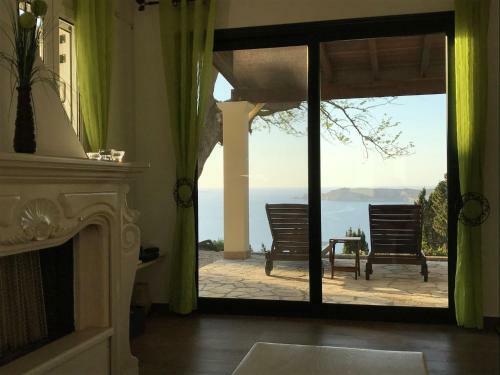 Peaceful Villa With Garden In Afionas