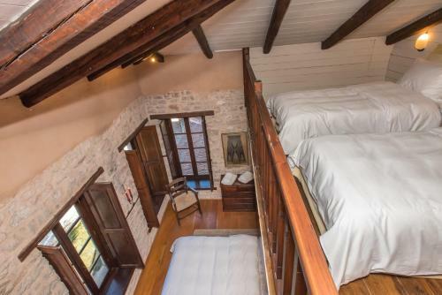 Hostal Epoches Luxury Suites