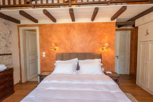 Hostal Epoches Luxury Suites