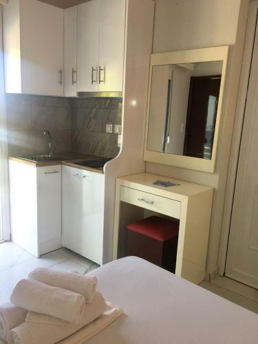 Hostal Spiros Rooms