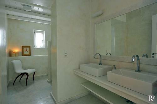 Kostos Villa Sleeps 10 Pool