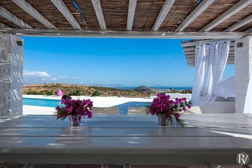 Kostos Villa Sleeps 10 Pool