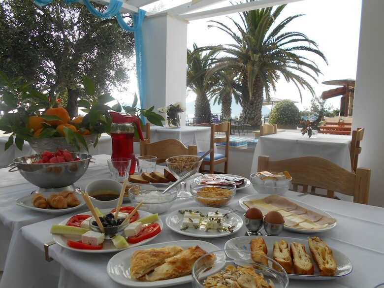 Kinira Beach Hotel