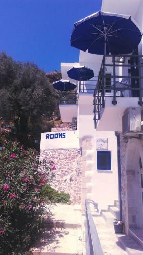 Hotel John Akroyiali