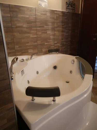 Hostal Guesthouse Lazarou