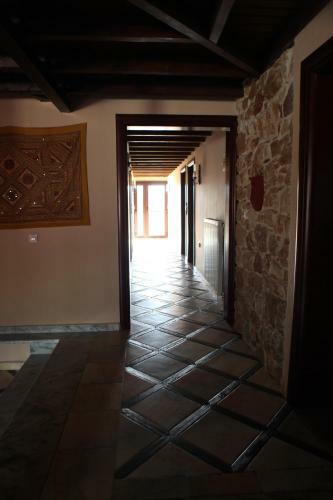 Hostal Guesthouse Lazarou