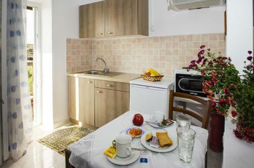 Hostal Palaios Rooms