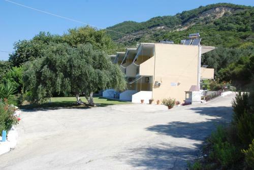 Artolithia Apartments