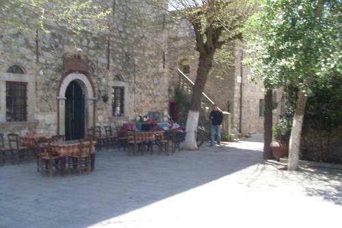 Almiriki Vessa Traditional House