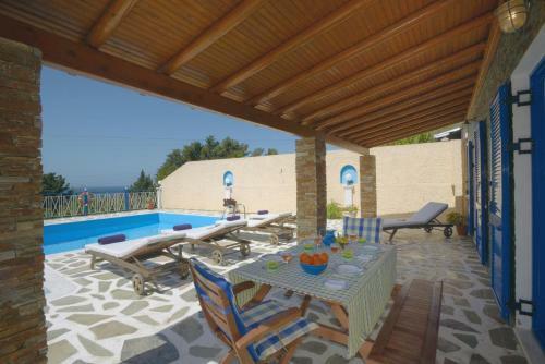 Paramonas Villa Sleeps 4 Pool Air Con Wifi