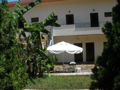 Arcadian Apartments & Studios
