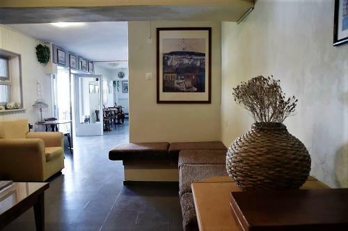 Attica Hotel Ephie