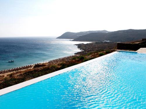 Elia Villa Sleeps 10 Pool Air Con Wifi