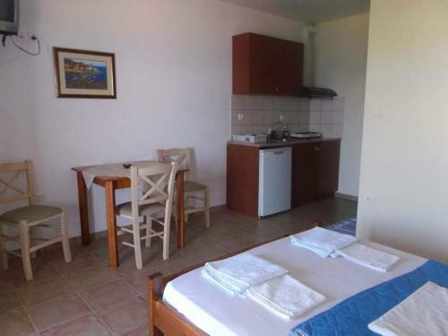 Ammos Studios And Apartments