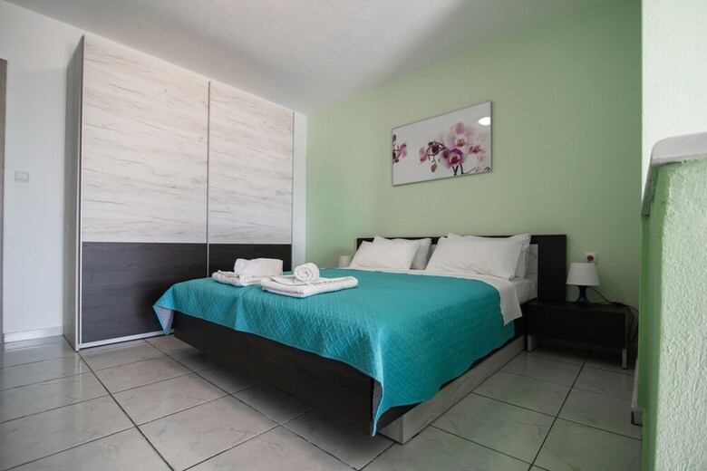 Dias Apartments