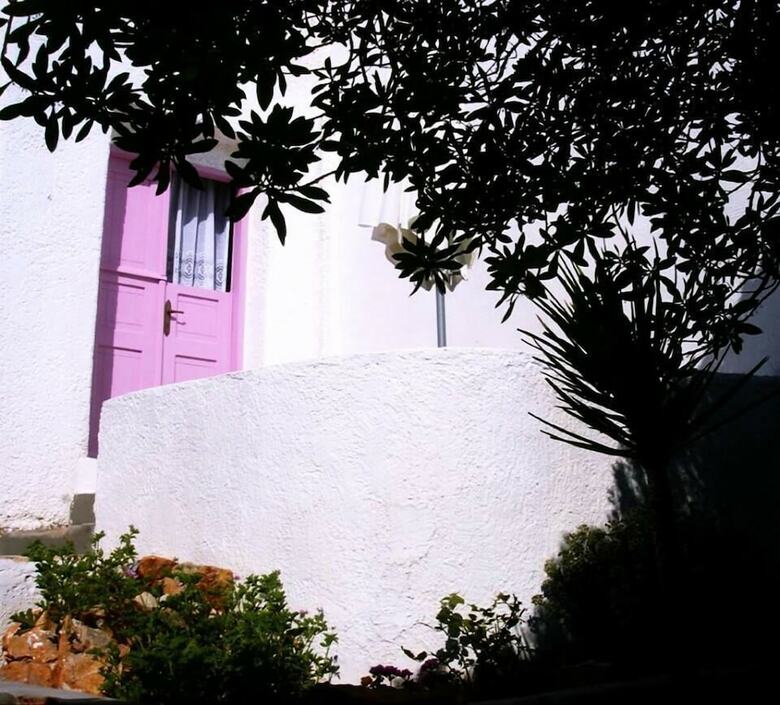 Porto Sikinos Hotel