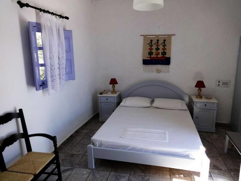 Porto Sikinos Hotel