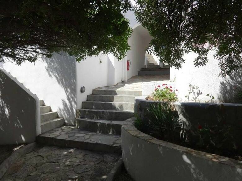 Porto Sikinos Hotel