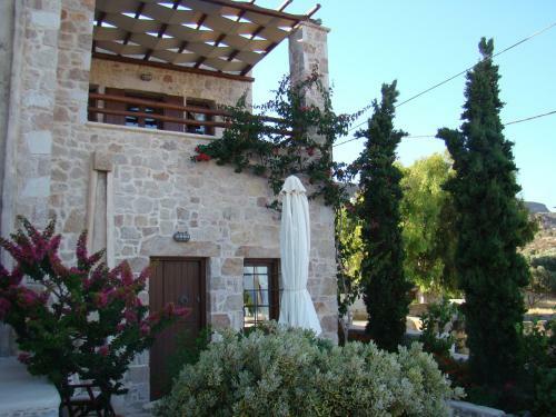 Lithos Traditional Guest Houses