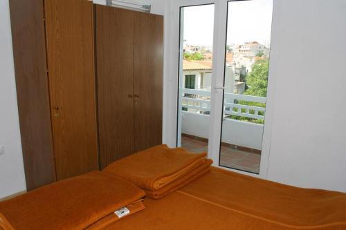 Apartments By The Sea Igrane, Makarska - 2680