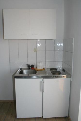 Apartments By The Sea Igrane, Makarska - 2680