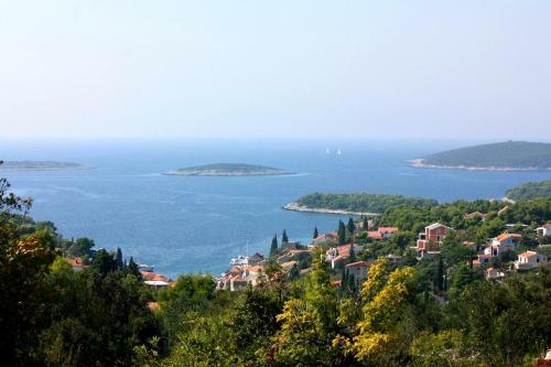 Apartments By The Sea Maslinica, Solta - 5212