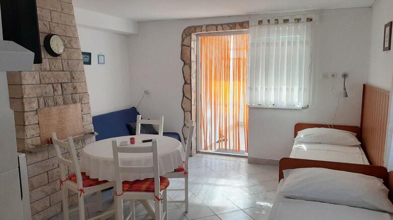 Apartments Din
