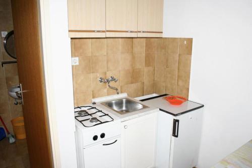 Apartments By The Sea Mandre, Pag - 4101