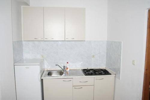 Apartments By The Sea Mandre, Pag - 4095