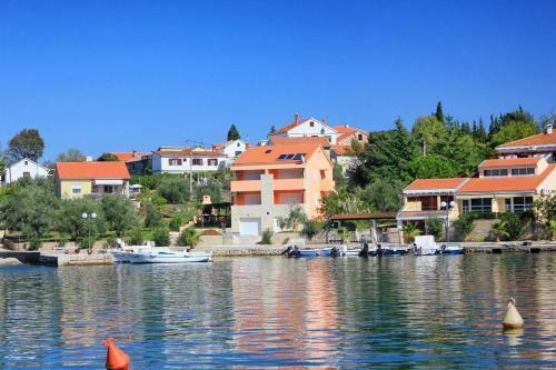 Apartments By The Sea Lukoran (ugljan) - 8470