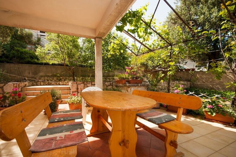Apartments Josip