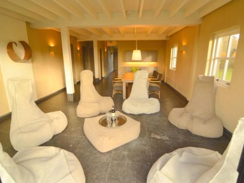 Spacious Villa With Garden In Ulvenhout