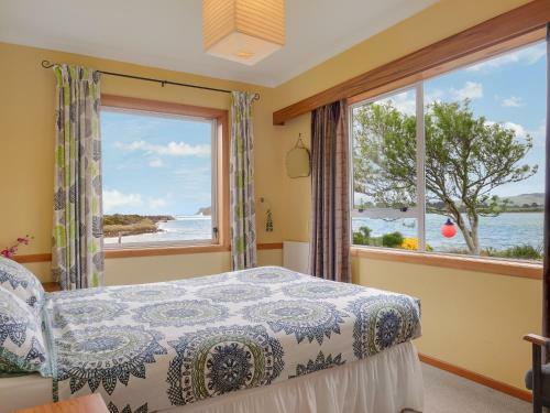 Surat Bay Lodge By The Sea/backpackers Hostel