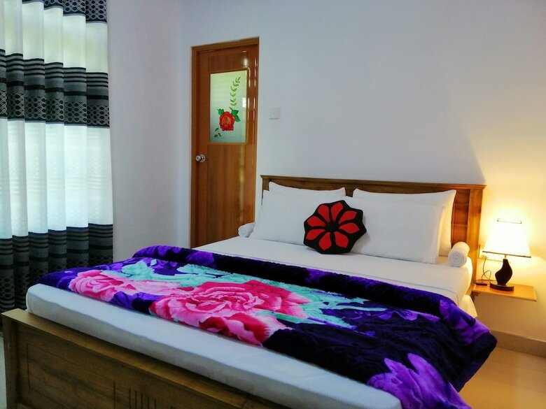 Hotel Heaven Hills Guest House