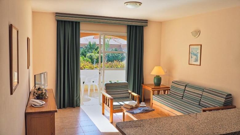 Apartamentos Jard�n Del Conde