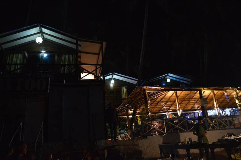 Hotel Royal Touch Beach Huts & Restaurant