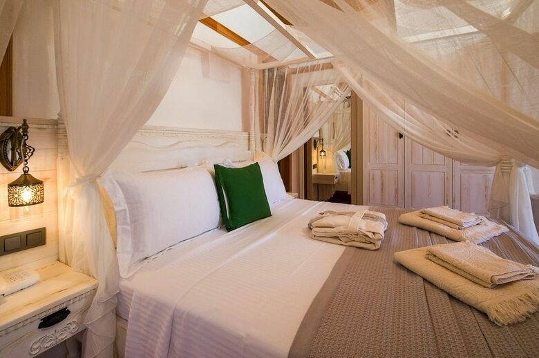 Hotel Pier House