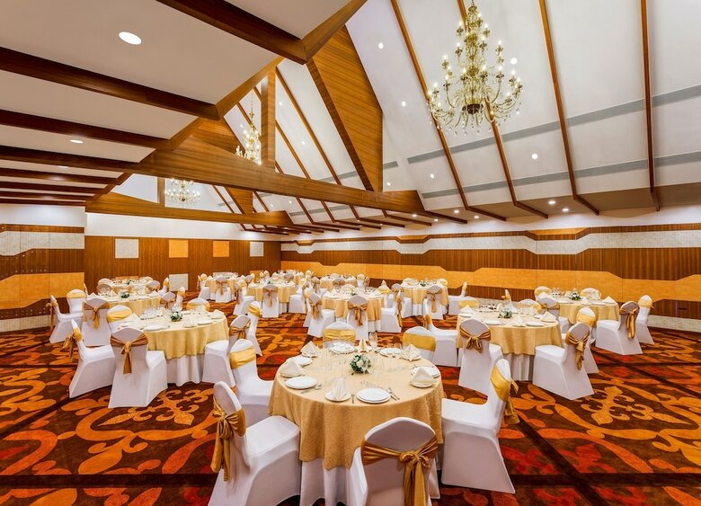 Hotel Sobit Sarovar Portico